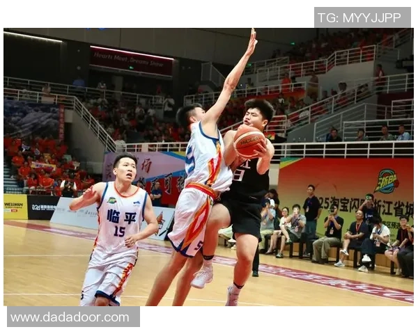 杭州篮球队选拔赛点评:团队配合与个人表现的完美结合分析 杭州篮球队选拔赛点评:团队配合与个人表现的完美结合分析